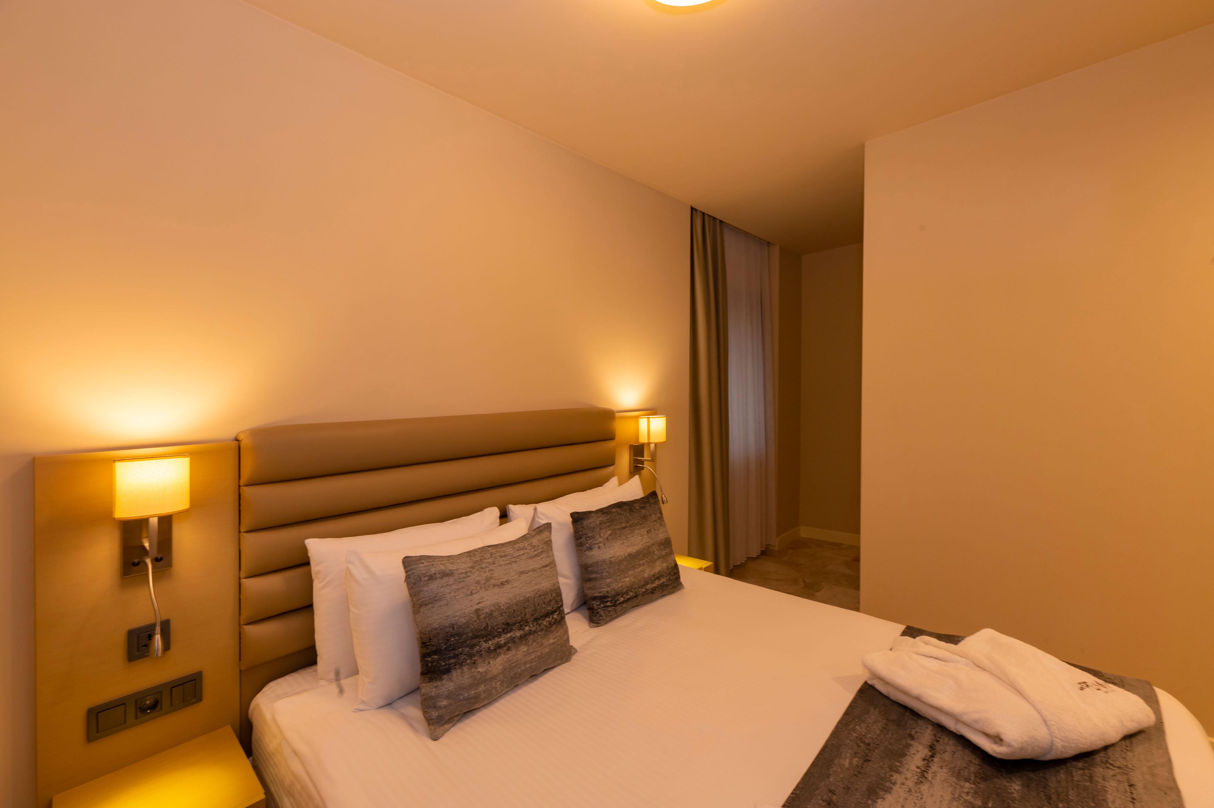 מלון Ramada By Wyndham Pera Taksim 5*