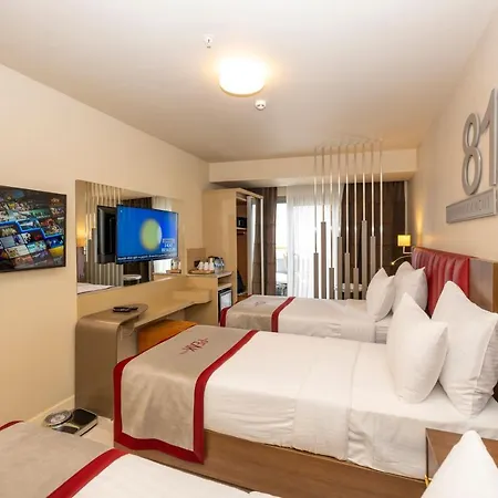 Ramada By Wyndham Istanbul Pera Taksim Hotel Exterior photo A room at the hotel