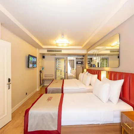 Ramada By Wyndham Istanbul Pera Taksim Hotel Exterior photo A room at the hotel